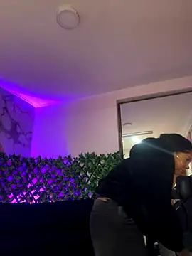 NINA_18_YEARS live sex cam