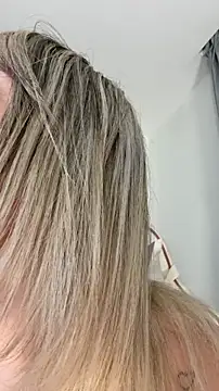 Holli_woul live sex cam