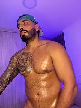 LeandroRusso live sex cam