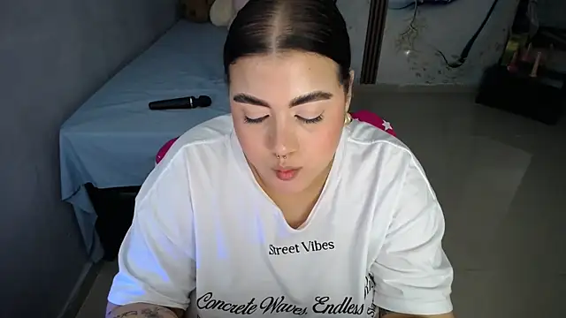 MadinsonCopper's Stripchat show and profile