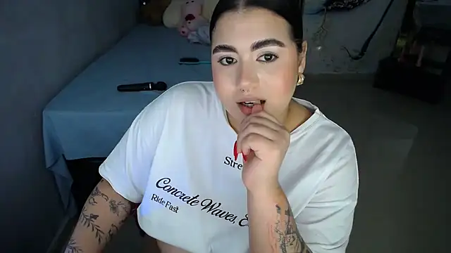 MadinsonCopper's Stripchat show and profile