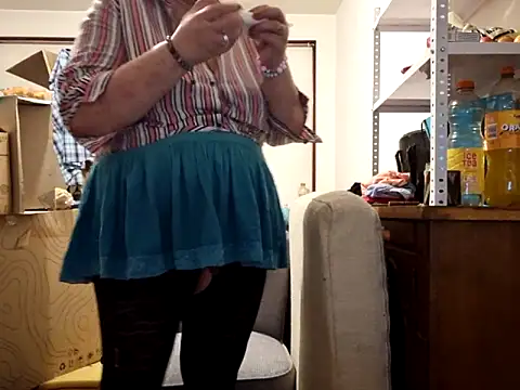 Samantha_Squirt@xh live sex cam