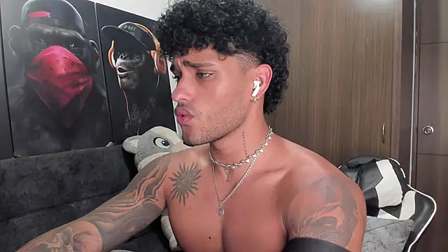 Alessandro_Vanni's Stripchat show and profile