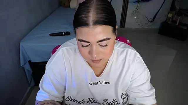 MadinsonCopper's Stripchat show and profile