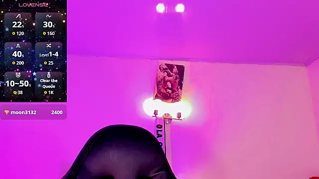 naomy__xx's Stripchat show and profile