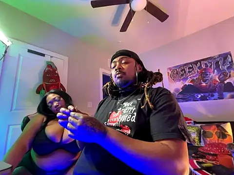 4EVAGLACIERS live sex cam