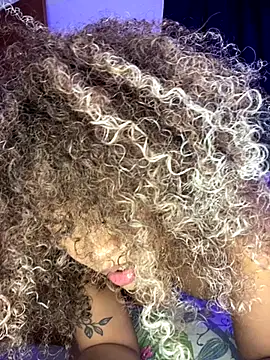 riri_brunnete live sex cam