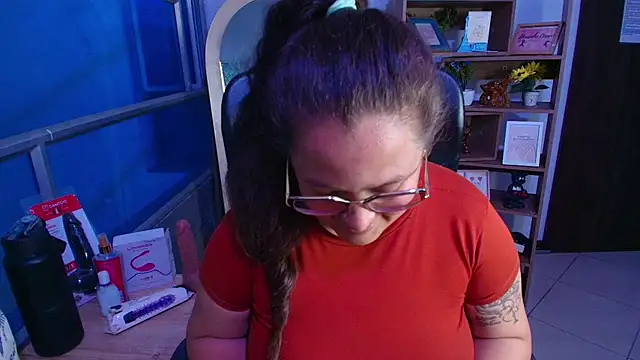 SaraThomso's Stripchat show and profile