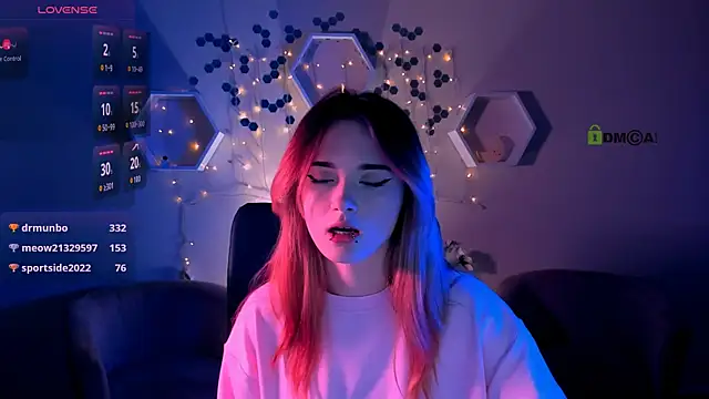 liana_kisses live sex cam