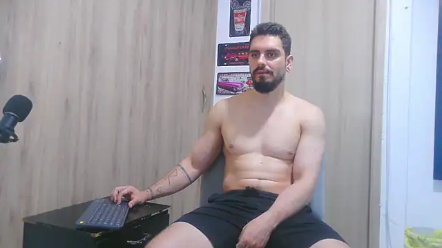 Aaron_kwok28 live sex cam