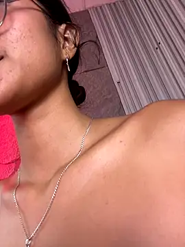 KaitlynLoveCam live sex cam