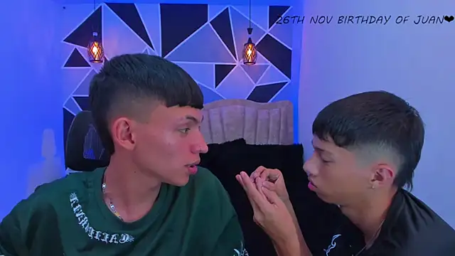 Juan_Nd_Steven's Stripchat show and profile