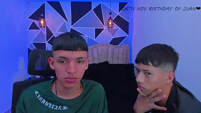 Juan_Nd_Steven's Stripchat show and profile