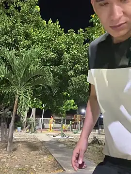 outdoors11 live sex cam