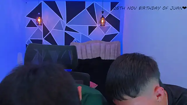 Juan_Nd_Steven's Stripchat show and profile