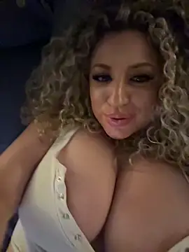 miamellycious live sex cam