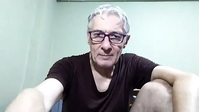 BIGUNCUTHARDCOCK live sex cam