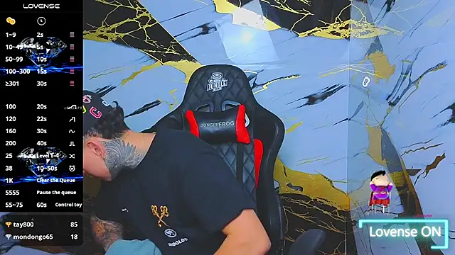 Kevin22_222 live sex cam