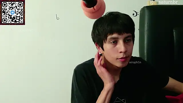 seraph1n's Stripchat show and profile