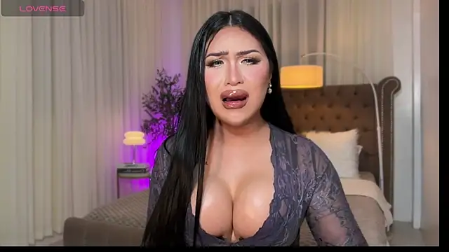 Your_Majesty_Tyra live sex cam