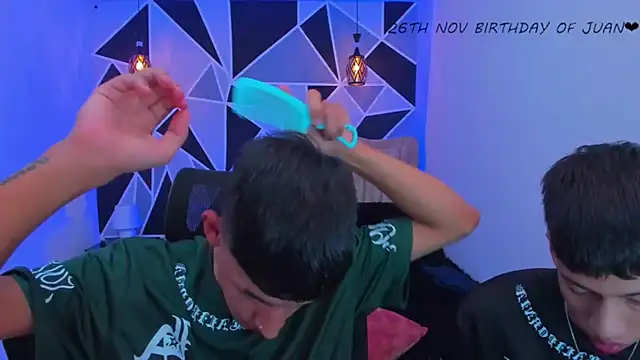 Juan_Nd_Steven's Stripchat show and profile