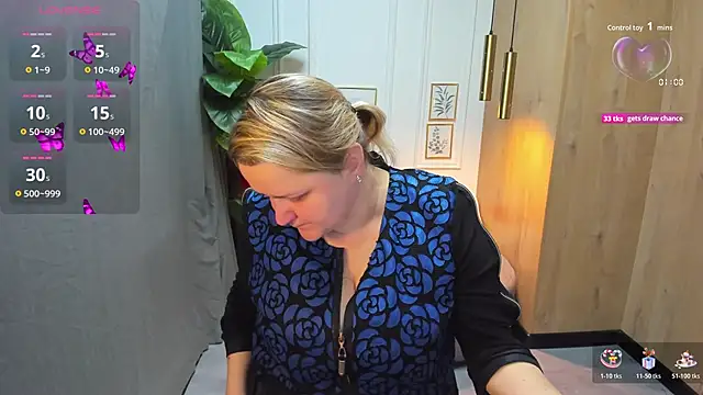 ScarlettSoft live sex cam