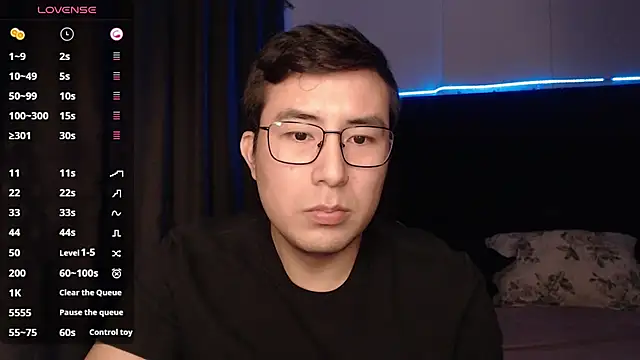 andrewmhilton_'s Stripchat show and profile