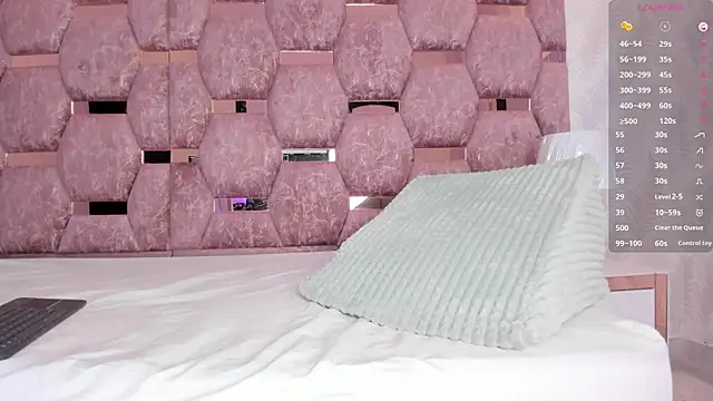 SamanthaLux live sex cam