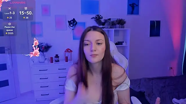 MiaVixxen's Stripchat show and profile