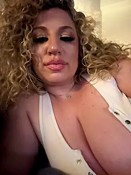 miamellycious live sex cam