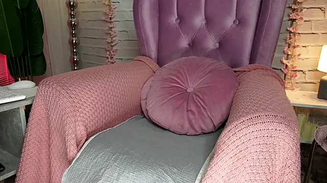 Milana_Sapphire live sex cam