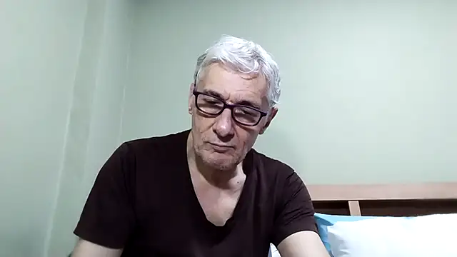 BIGUNCUTHARDCOCK live sex cam