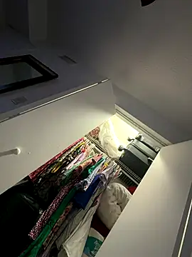 elwhite1996 live sex cam