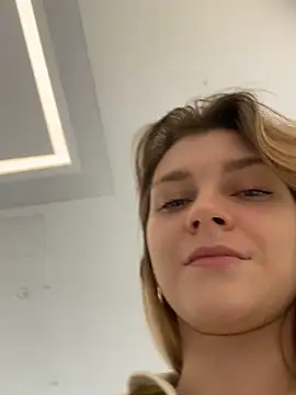 ValenciaShock live sex cam