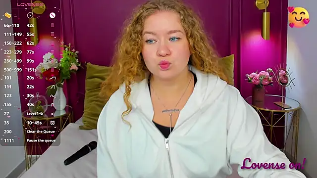 CassieRide live sex cam