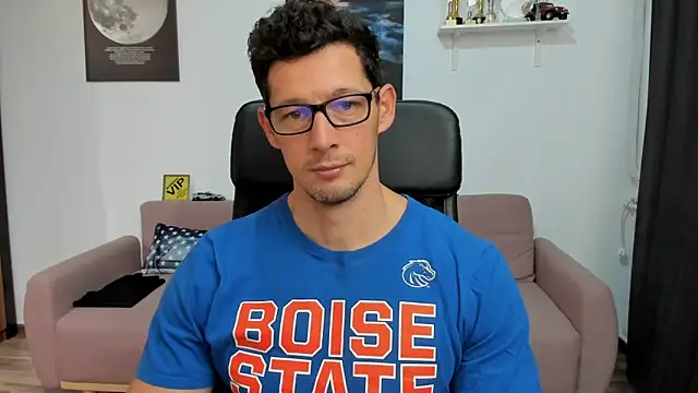 BrutusK08 live sex cam