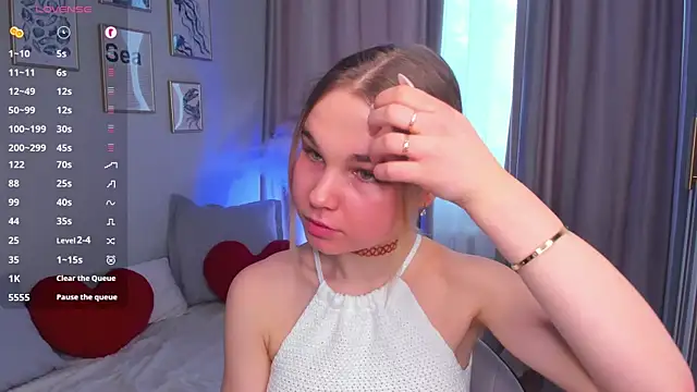 OdetteHarwick live sex cam