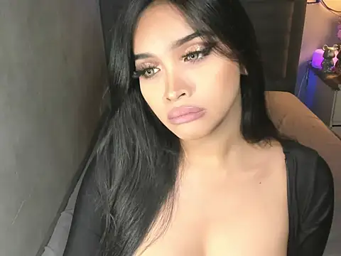 PrettyYoungHugeCockTS's Stripchat show and profile
