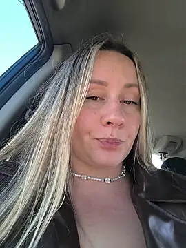 Mona_Plus live sex cam