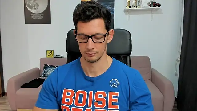 BrutusK08 live sex cam