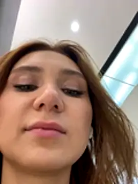 QuitieLia live sex cam