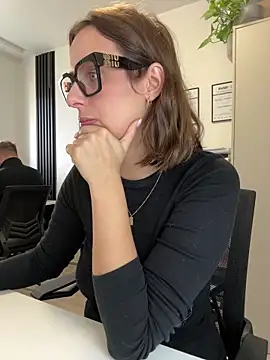 Hii_Lolla live sex cam