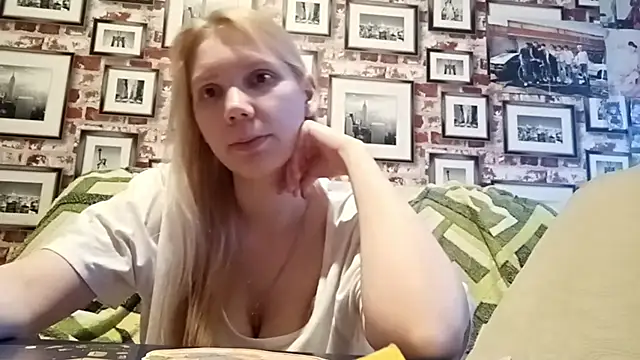 EvieBaggette live sex cam