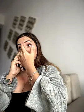 RaquelleDevon live sex cam