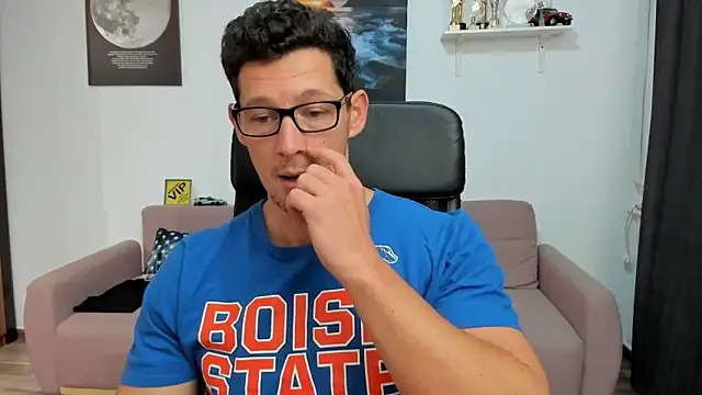 BrutusK08 live sex cam