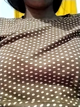 Cute-Naavya live sex cam