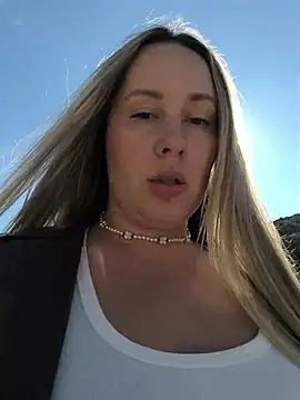 Mona_Plus live sex cam