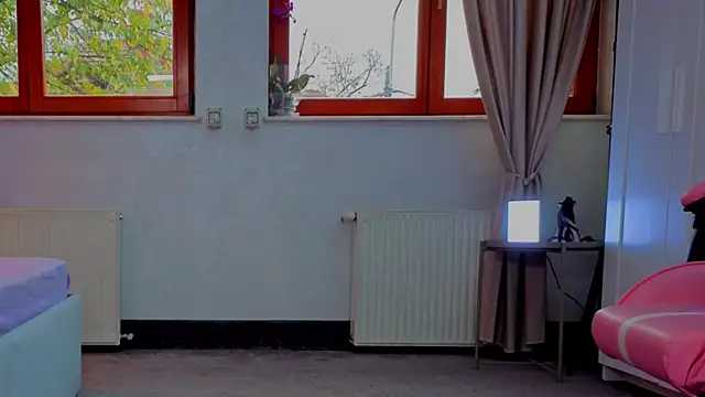 Reina_Cummings live sex cam