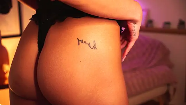 midnightbby_ live sex cam