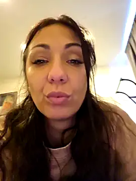 LeticiaWoods live sex cam